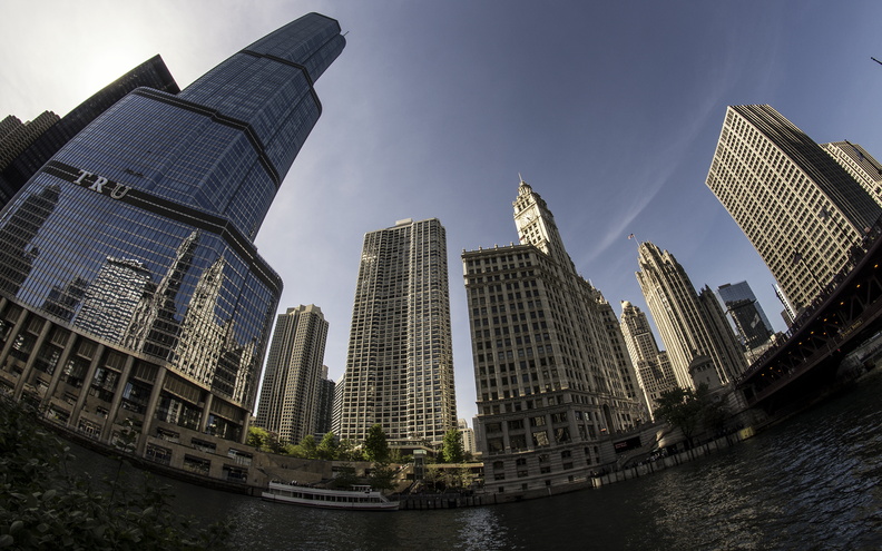 Chicago_downtown_river_1.jpg