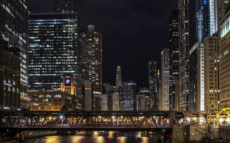Chicago_Night_River_2.jpg