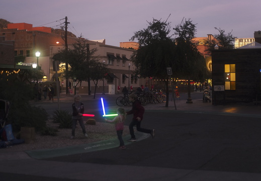 Tempe Arizona photography Fantasy of Lights Tempe Light Parade Backstreet Jedi Fight5