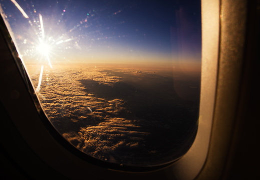 Extreme stratospheric sunset supernova from plane window